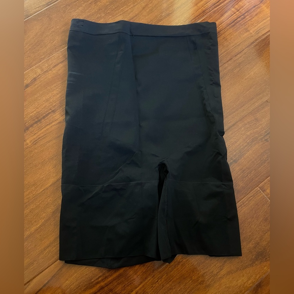 Spanx shape wear 1X - Picture 3 of 8